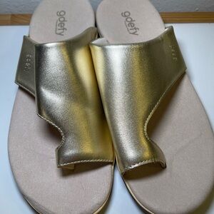 GDEFY BY GRAVITY DEFYER WOMEN'S ETZTAL LEATHER SANDALS SIZE 10GOLD PADDED INSOLE